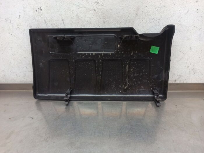 Vauxhall Corsa E 2015-2019 1.4 Petrol Engine Top Cover 55561432 - Image 3