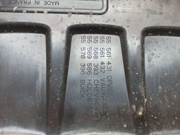 Vauxhall Corsa E 2015-2019 1.4 Petrol Engine Top Cover 55561432 - Image 4